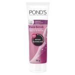 POND’S Bright Beauty Face Scrub, Deep Clean But Mild On Skin, Exfoliate, Remove Blackheads & Sun Tan, Gel Scrub, Bright Glowing Skin, 50 g