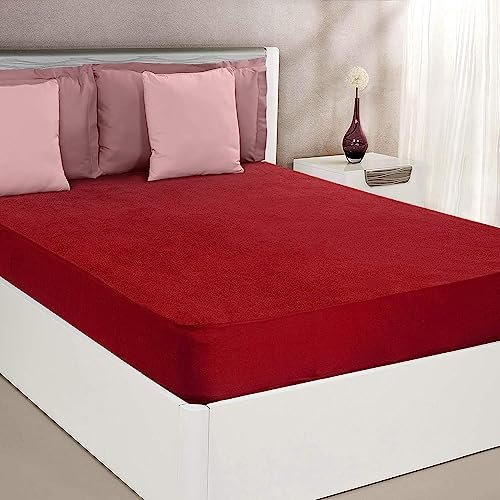 Amazon Brand – Solimo Mattress Protector, Durable, Elastic Fit, Washable (King; 78 x 72 x 10; Polyester; Maroon)
